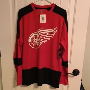 Men's L NHL Detroit Red Wings; Red and Black Hockey Jersey